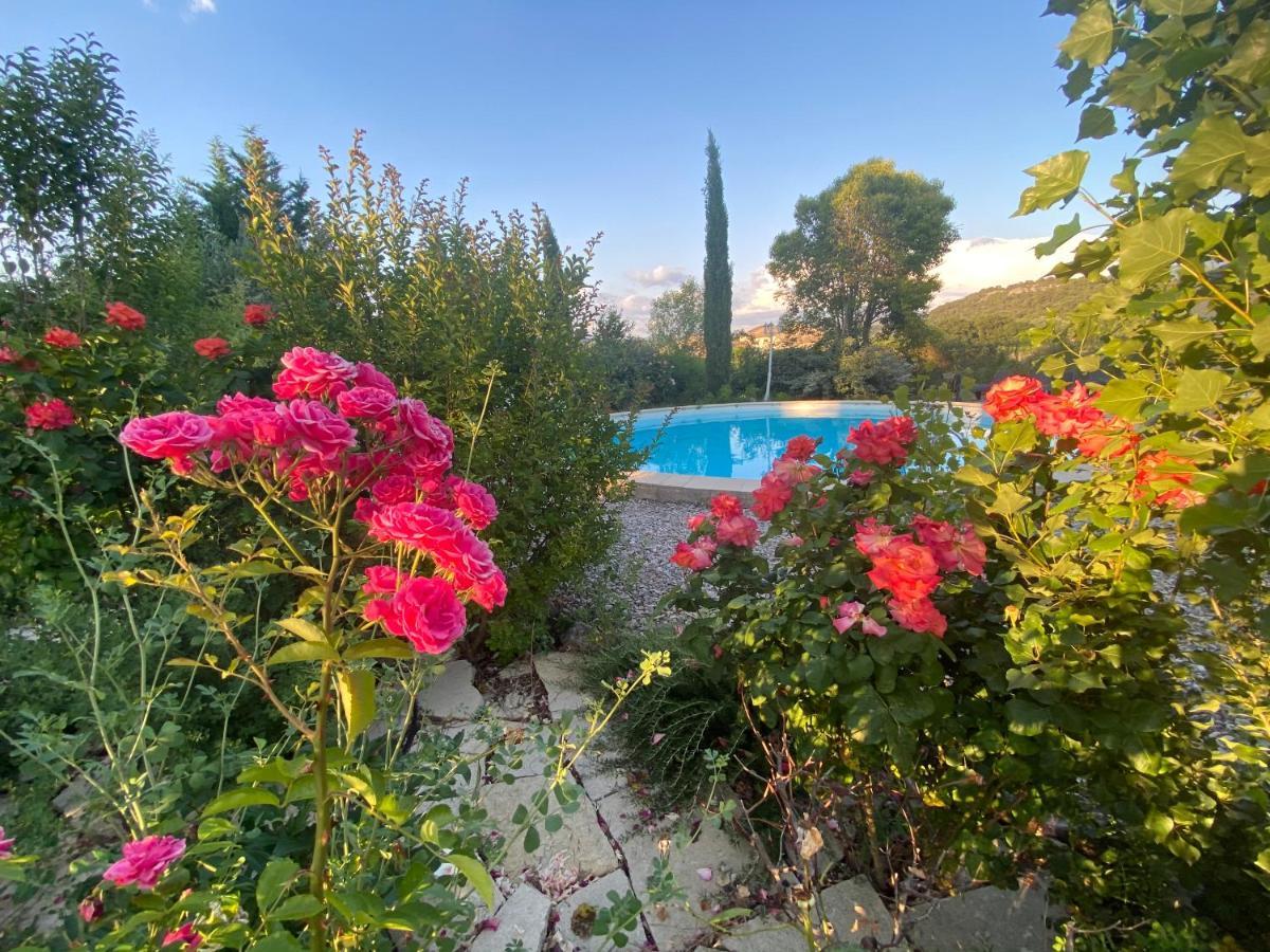 Les Romarins Bed & Breakfast Crestet Exterior photo