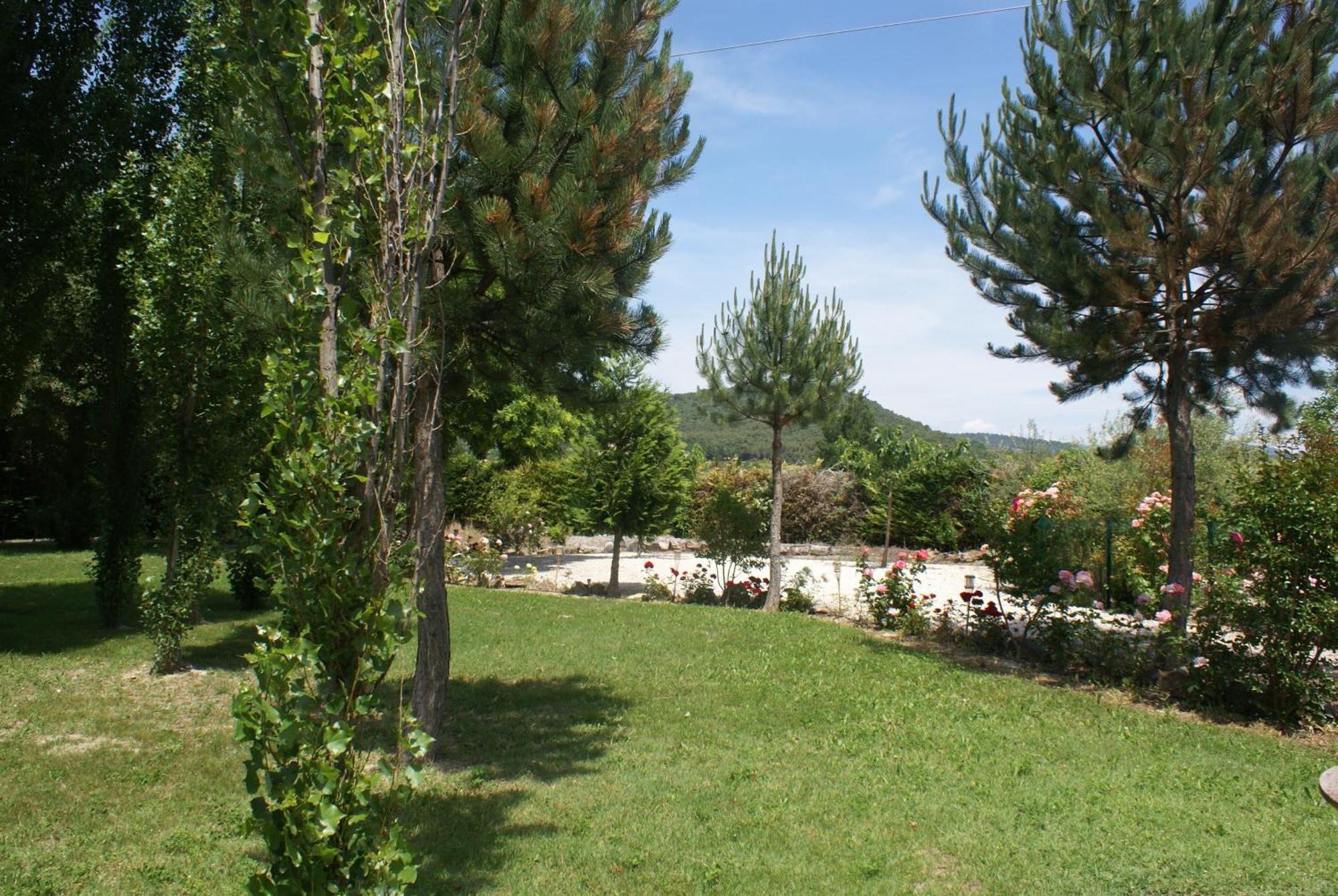 Les Romarins Bed & Breakfast Crestet Exterior photo