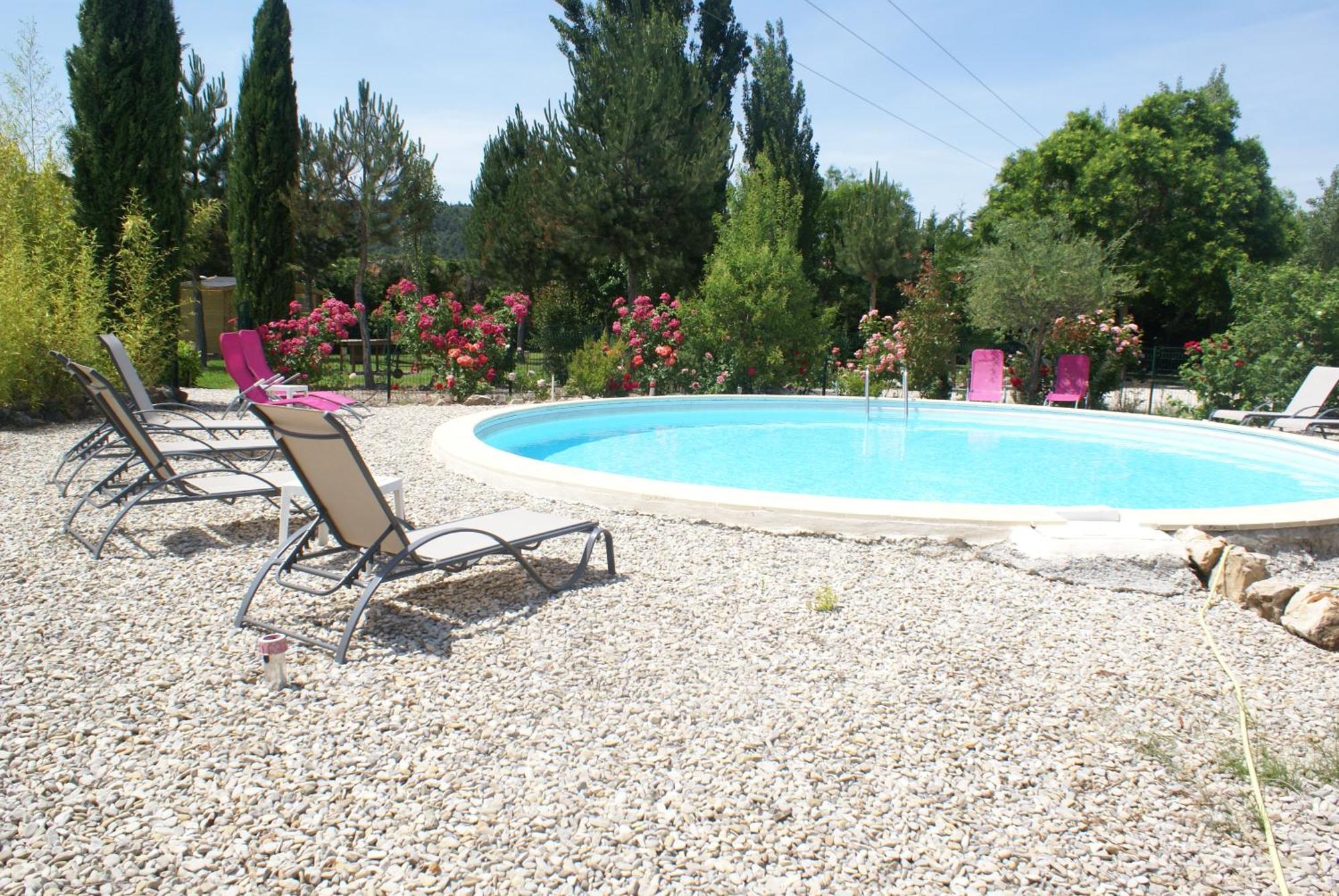 Les Romarins Bed & Breakfast Crestet Exterior photo
