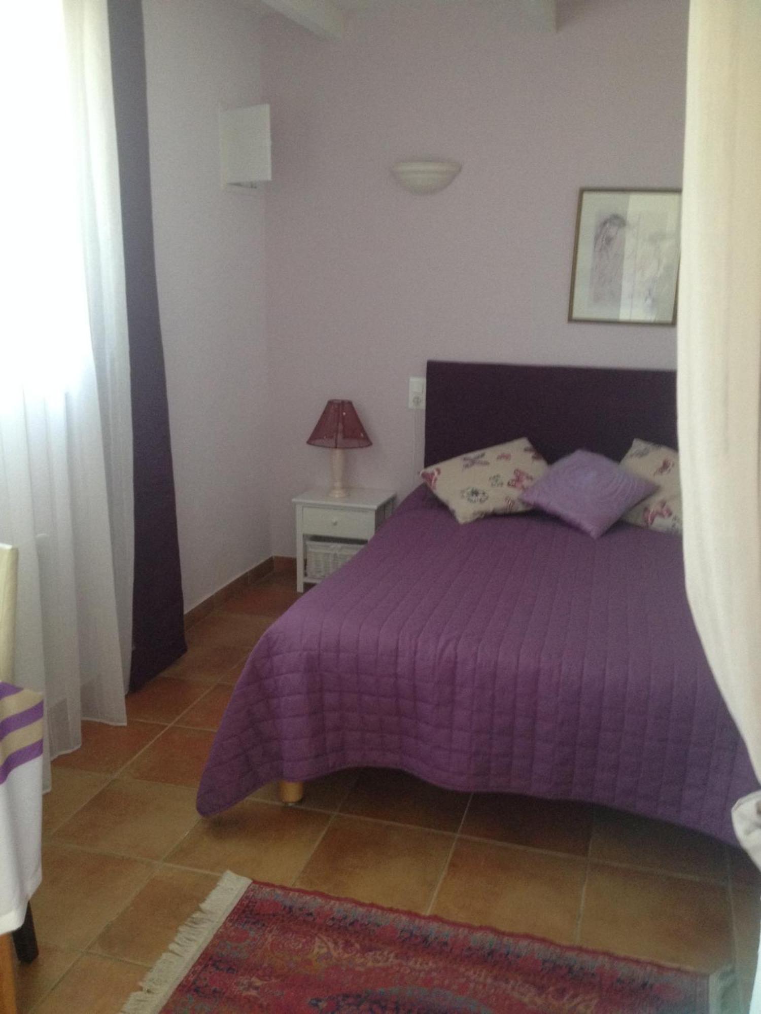 Les Romarins Bed & Breakfast Crestet Room photo