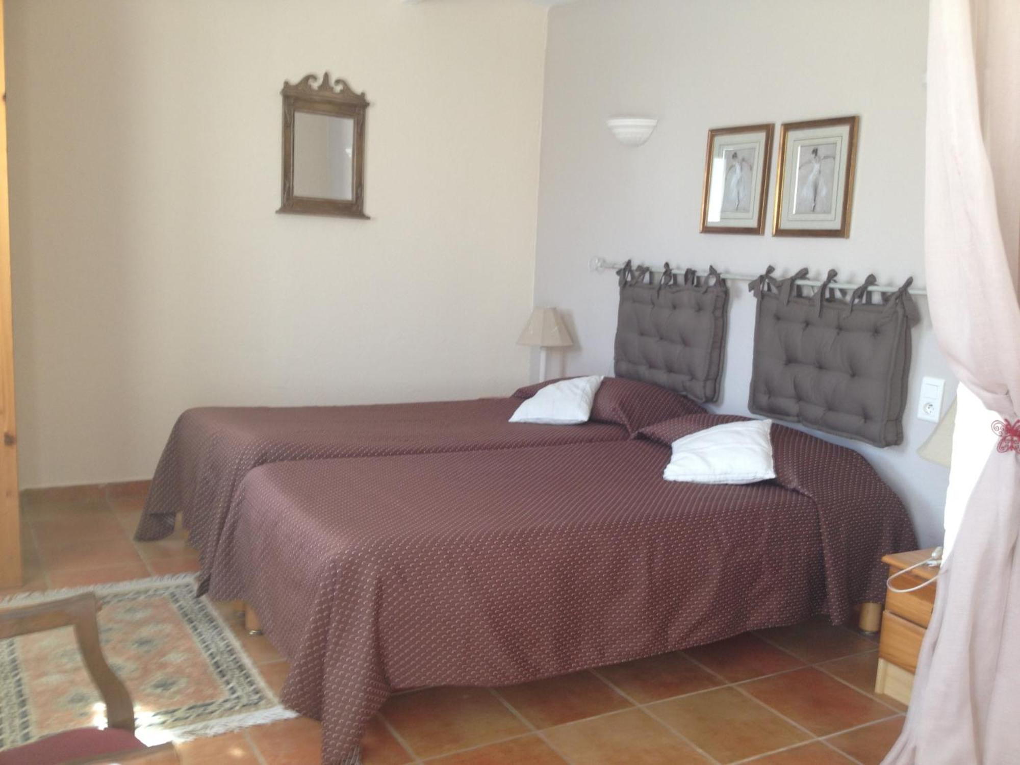 Les Romarins Bed & Breakfast Crestet Room photo
