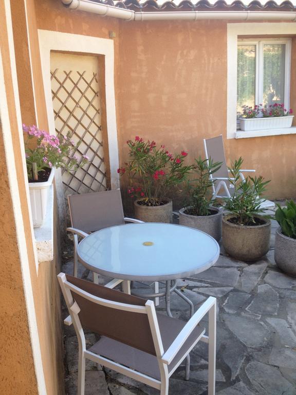 Les Romarins Bed & Breakfast Crestet Room photo