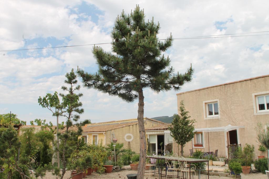 Les Romarins Bed & Breakfast Crestet Room photo