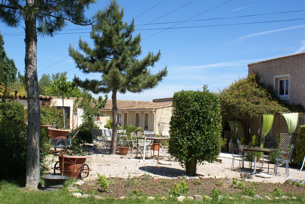 Les Romarins Bed & Breakfast Crestet Exterior photo